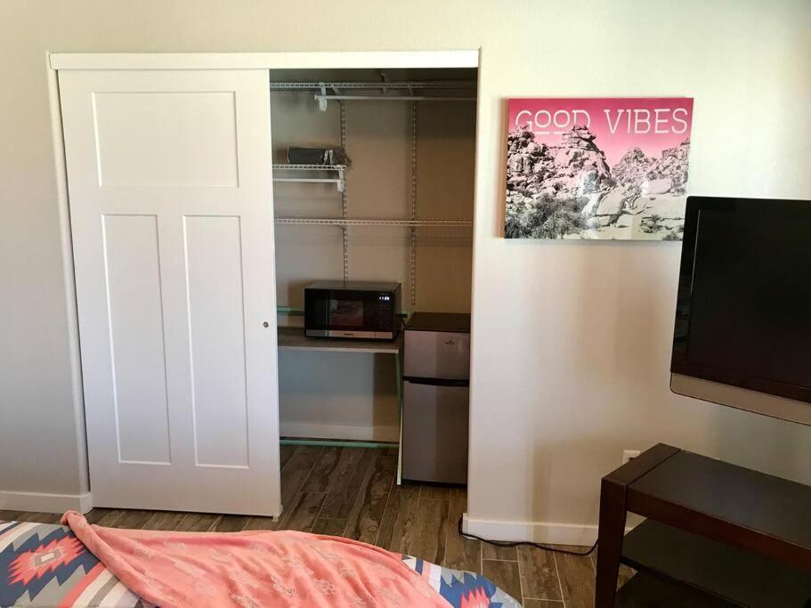 Private View On The Lake Side Of 95! Sleeps 16 Lake Havasu City Kültér fotó