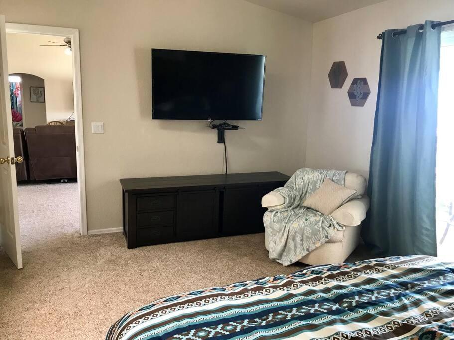 Private View On The Lake Side Of 95! Sleeps 16 Lake Havasu City Kültér fotó