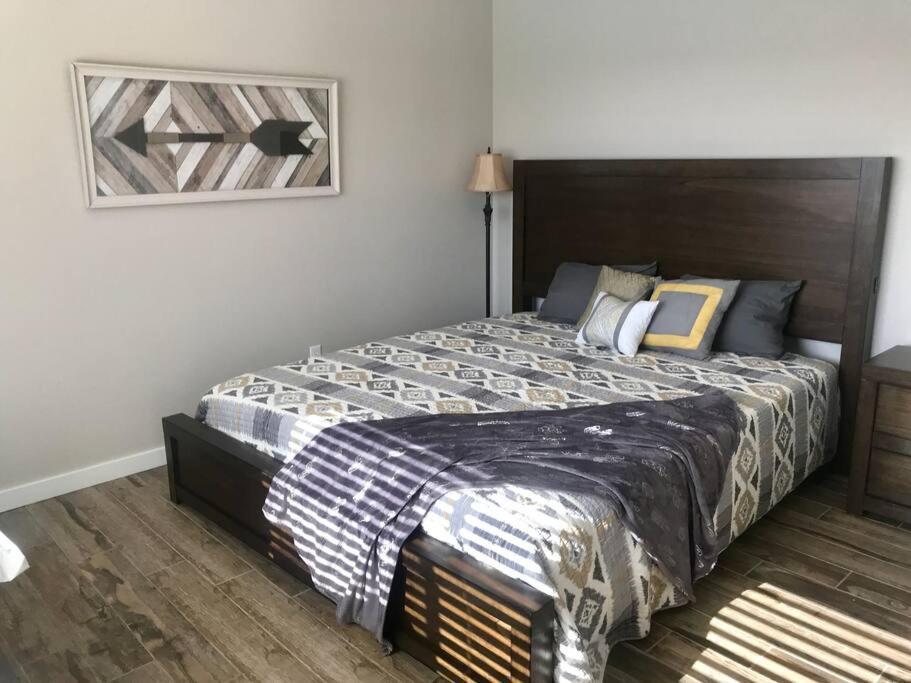 Private View On The Lake Side Of 95! Sleeps 16 Lake Havasu City Kültér fotó