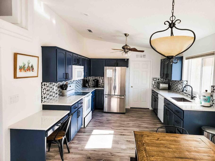 Private View On The Lake Side Of 95! Sleeps 16 Lake Havasu City Kültér fotó